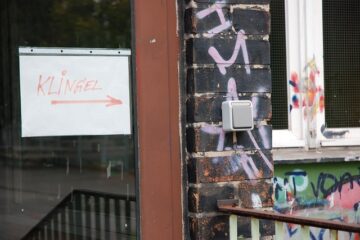 tuerklingel-sturmklingeln Sturmklingeln beim Mieter durch Vermieter unzulässig?